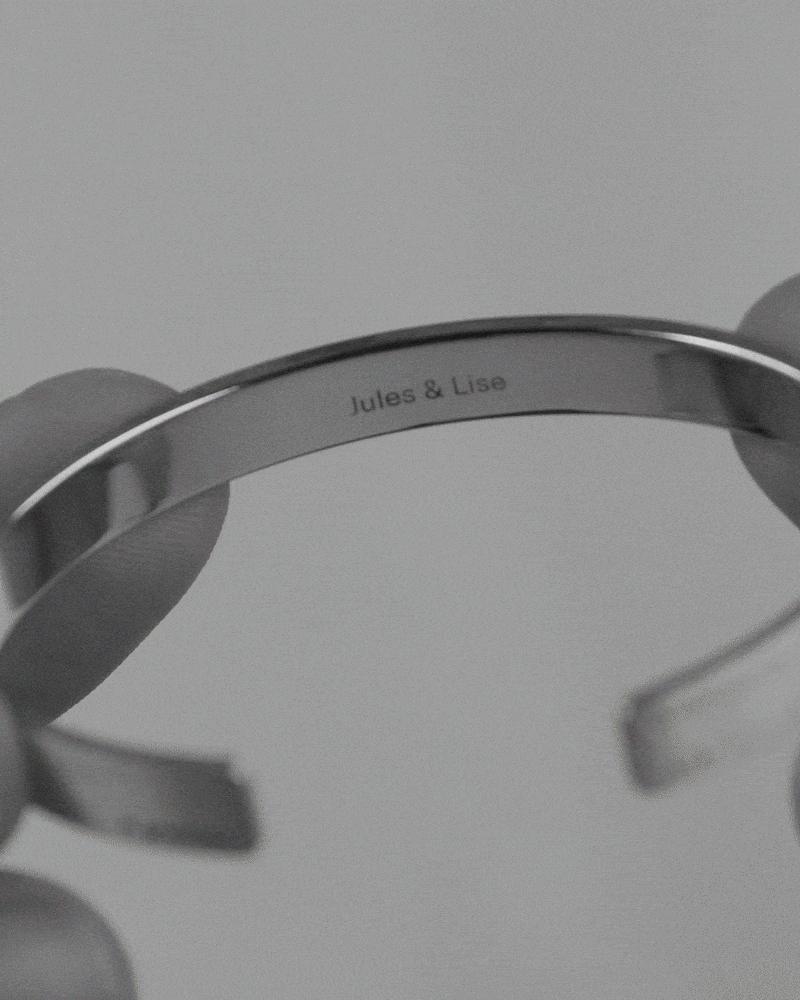 Le Gramme 21g リボン ブレスレット　シルバーブラッシュ バングル ribbon bracelet le 21g – le gramme